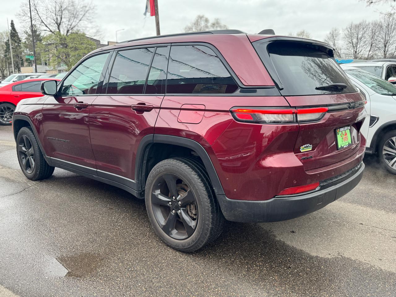 Jeep Grand Cherokee Laredo 4WD 2023