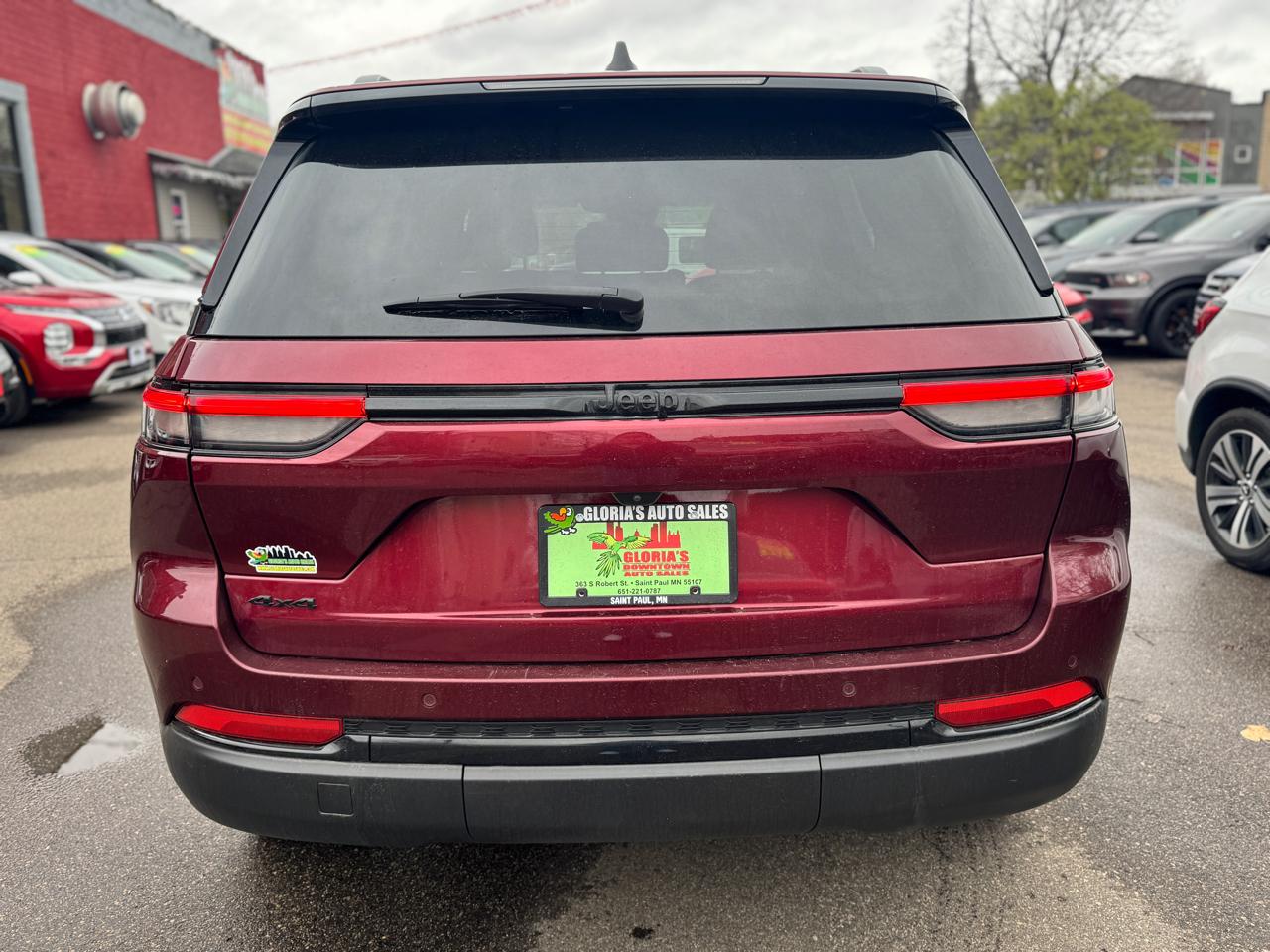 Jeep Grand Cherokee Laredo 4WD 2023