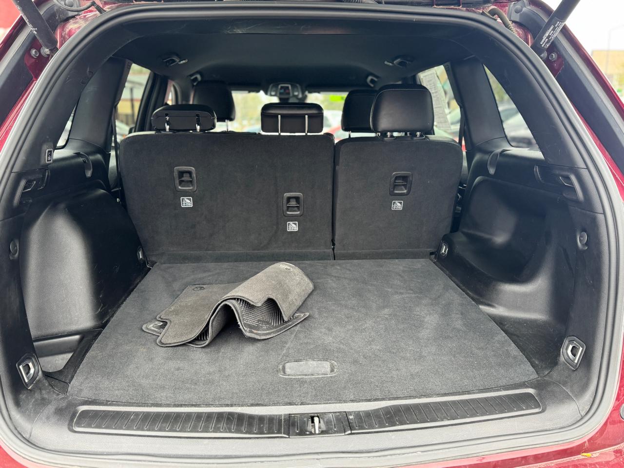 Jeep Grand Cherokee Laredo 4WD 2023