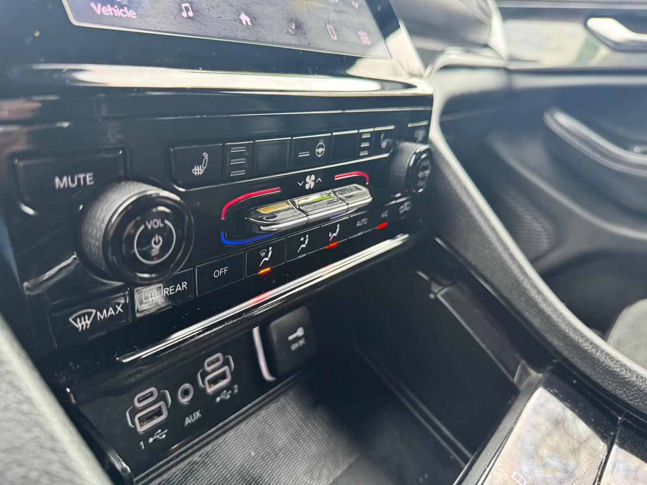 Jeep Grand Cherokee Laredo 4WD 2023