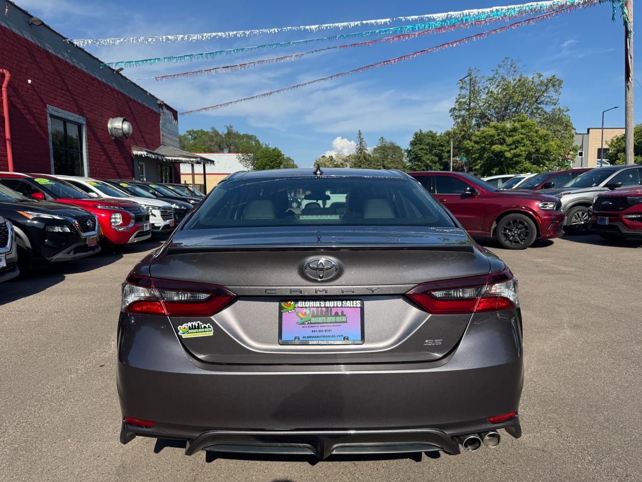 Toyota Camry SE 2021
