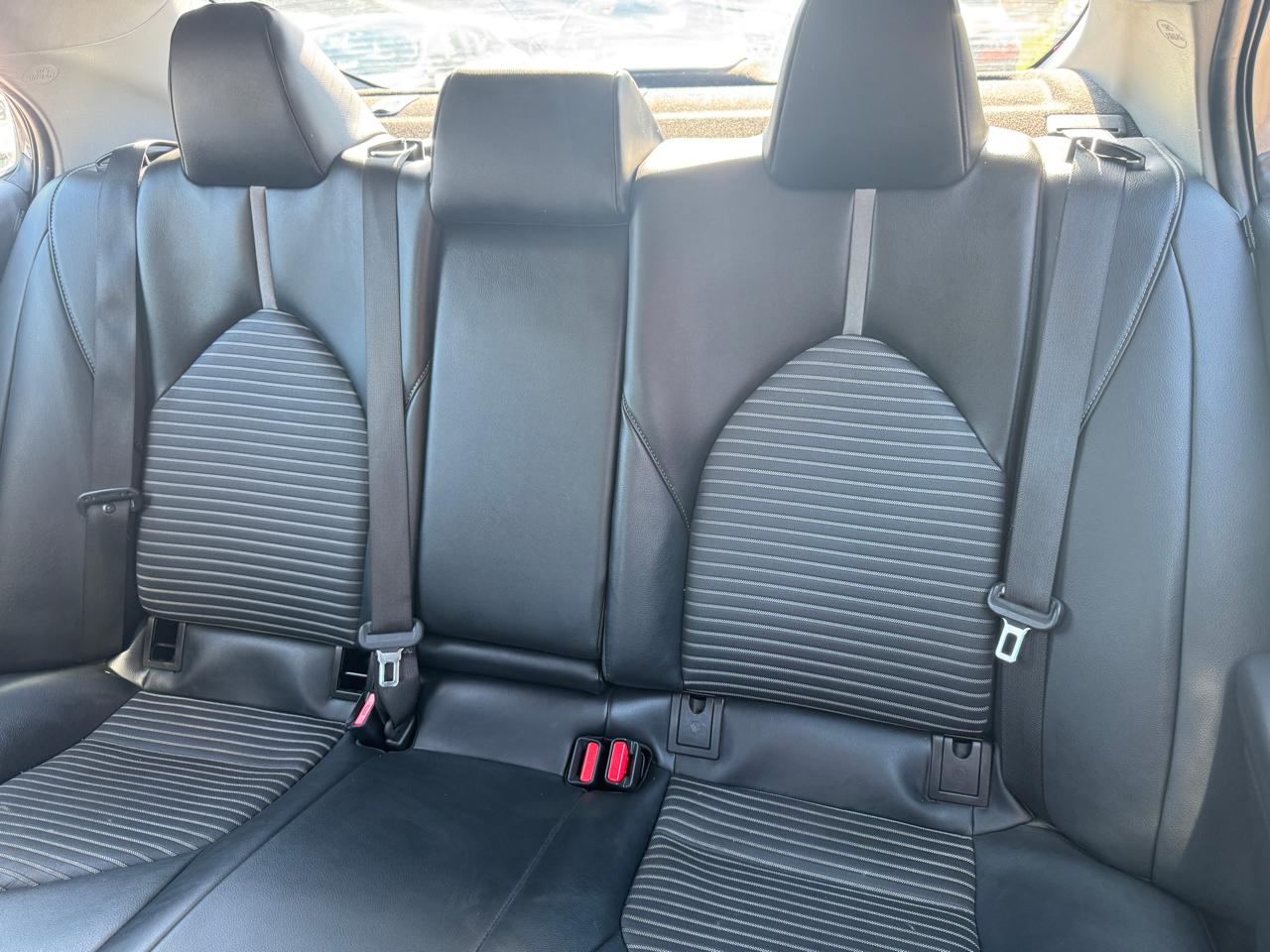 Toyota Camry SE 2021
