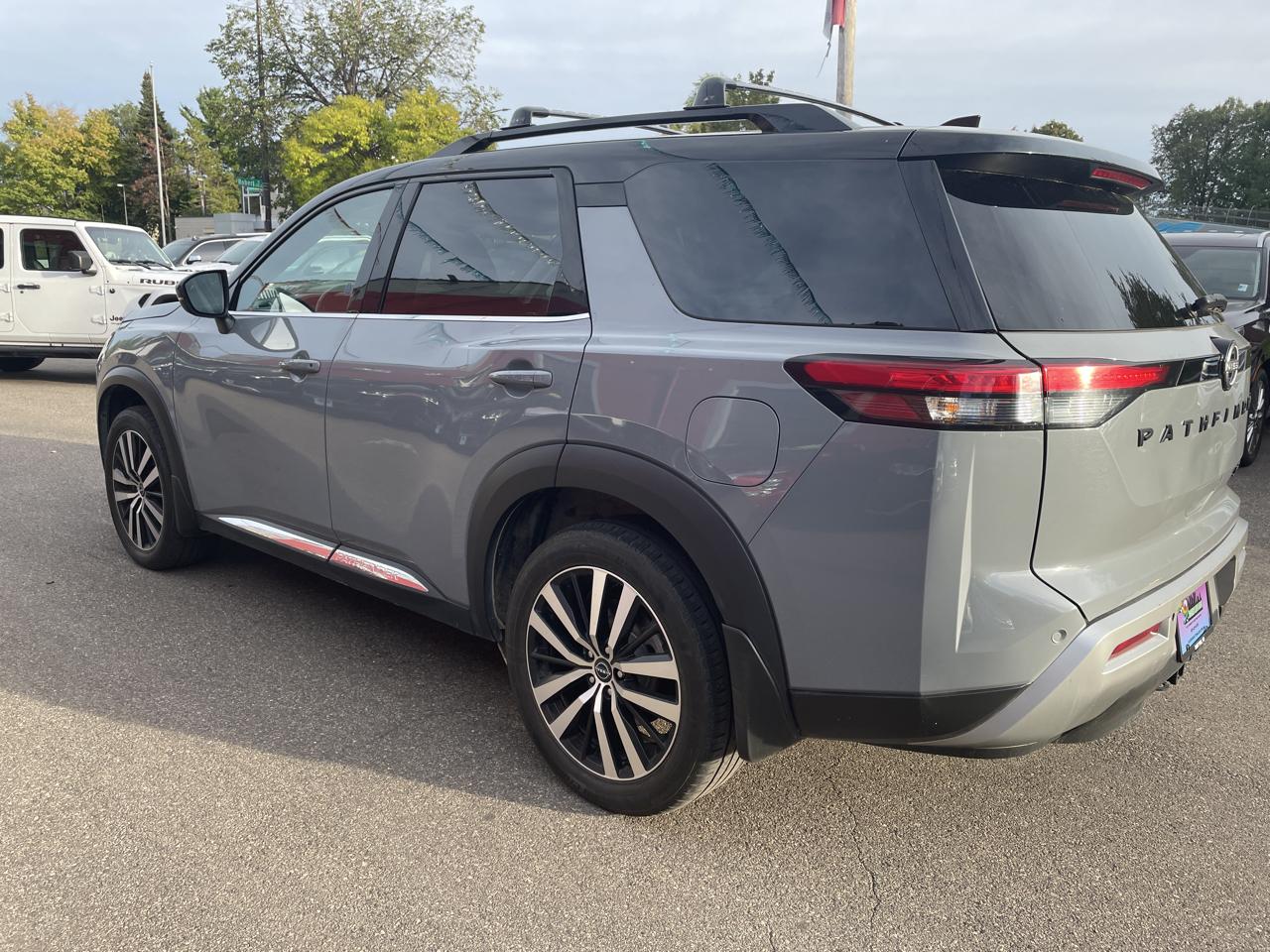 Nissan Pathfinder Platinum 4WD 2024