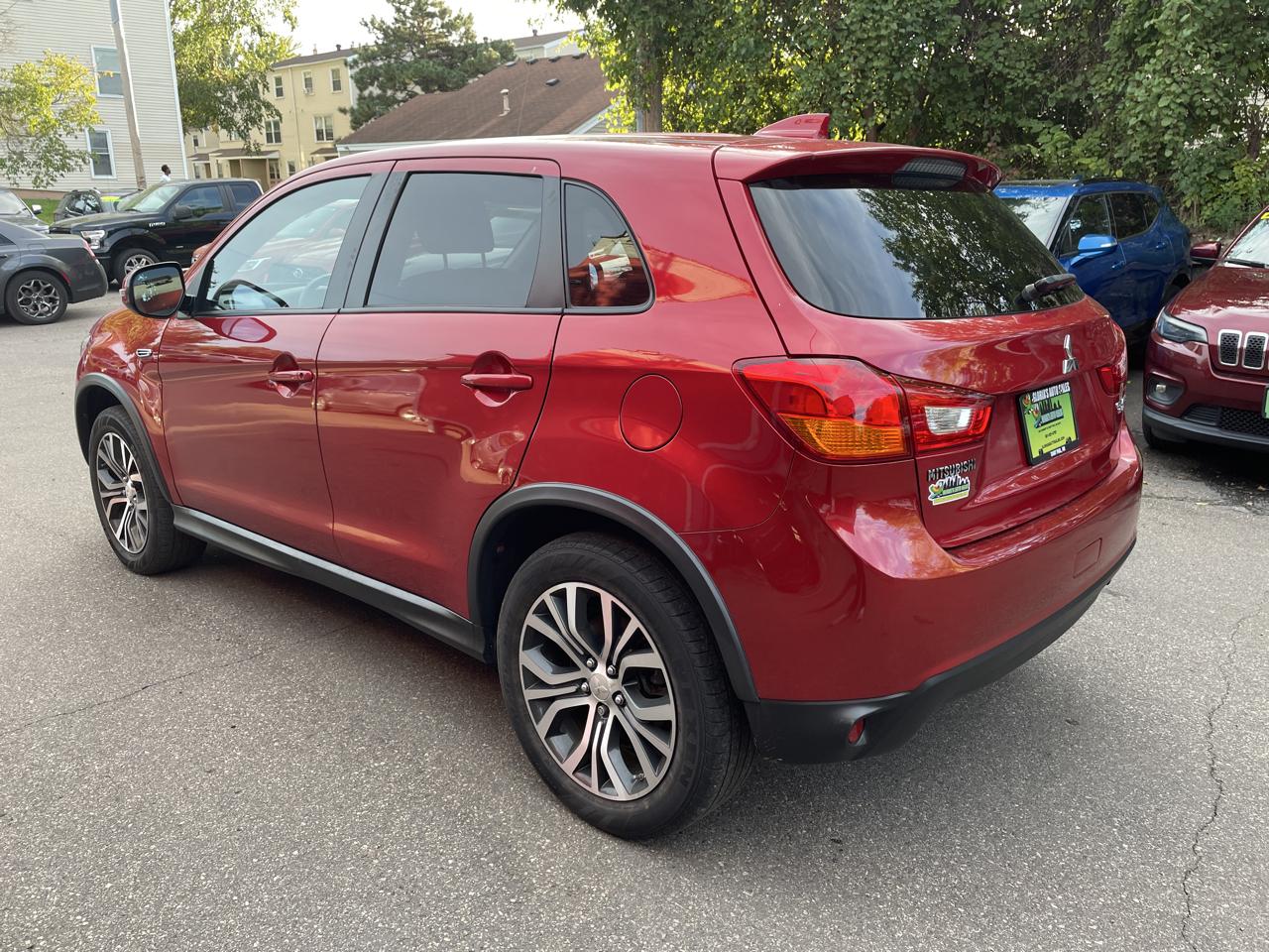 Mitsubishi Outlander Sport 2.0 ES 4WD CVT 2017