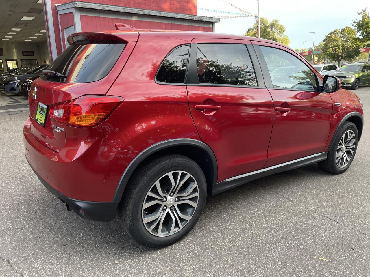 Mitsubishi Outlander Sport 2.0 ES 4WD CVT 2017