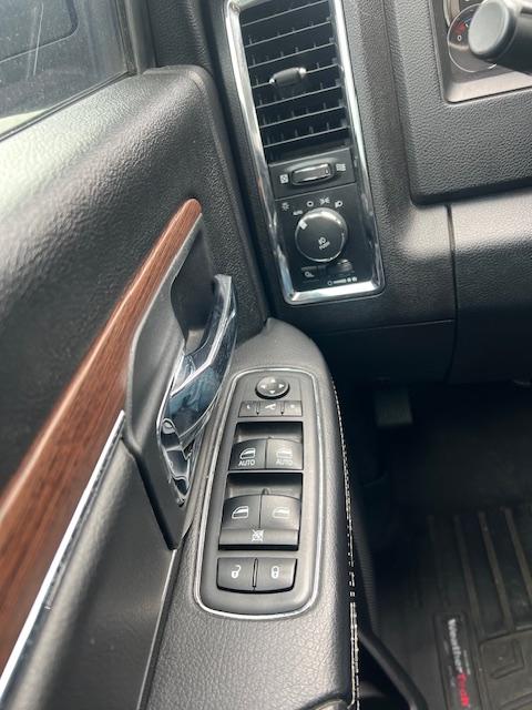 RAM 3500 Laramie Mega Cab 4WD 2016