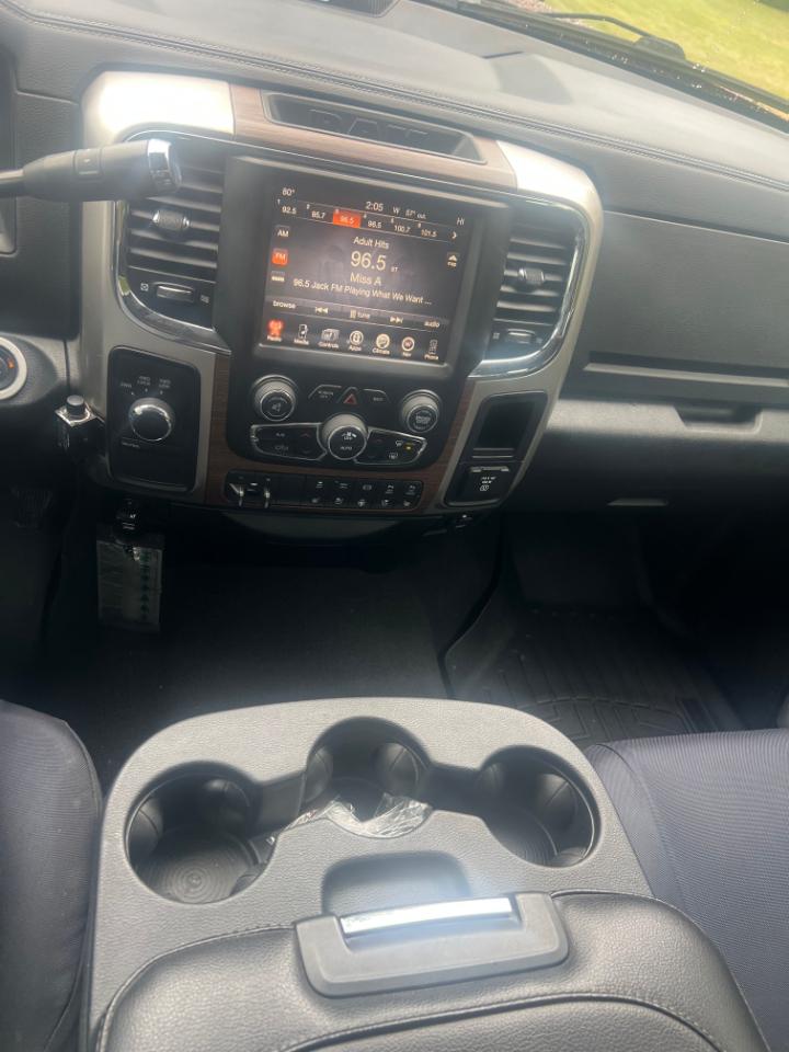 RAM 3500 Laramie Mega Cab 4WD 2016