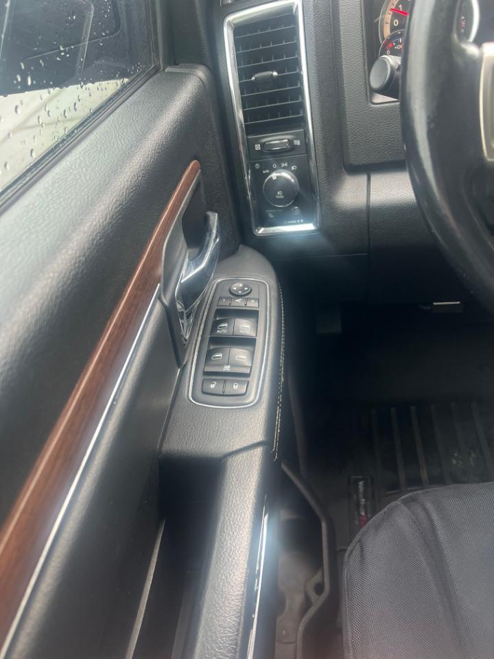 RAM 3500 Laramie Mega Cab 4WD 2016