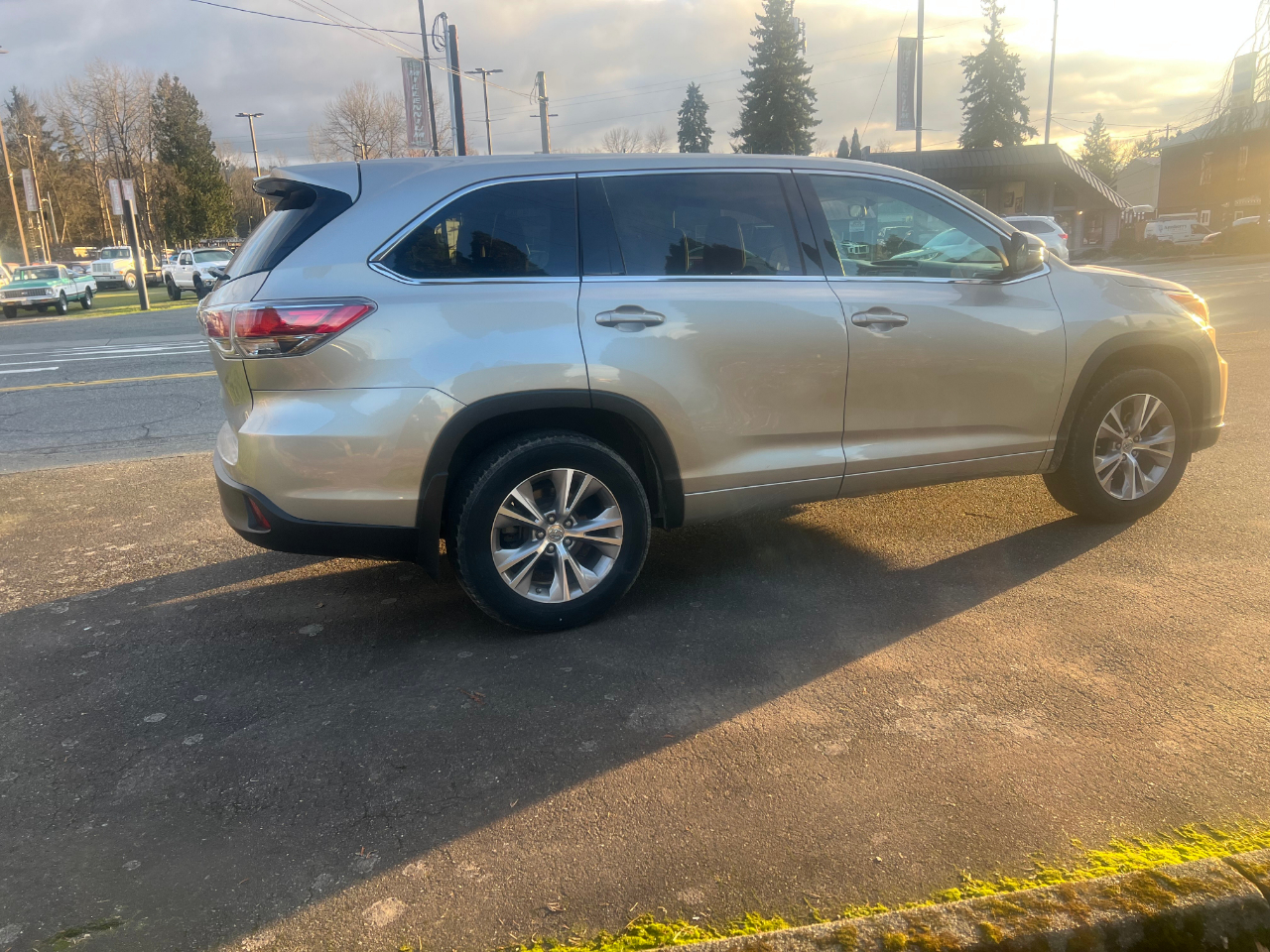 Toyota Highlander LE AWD V6 2016