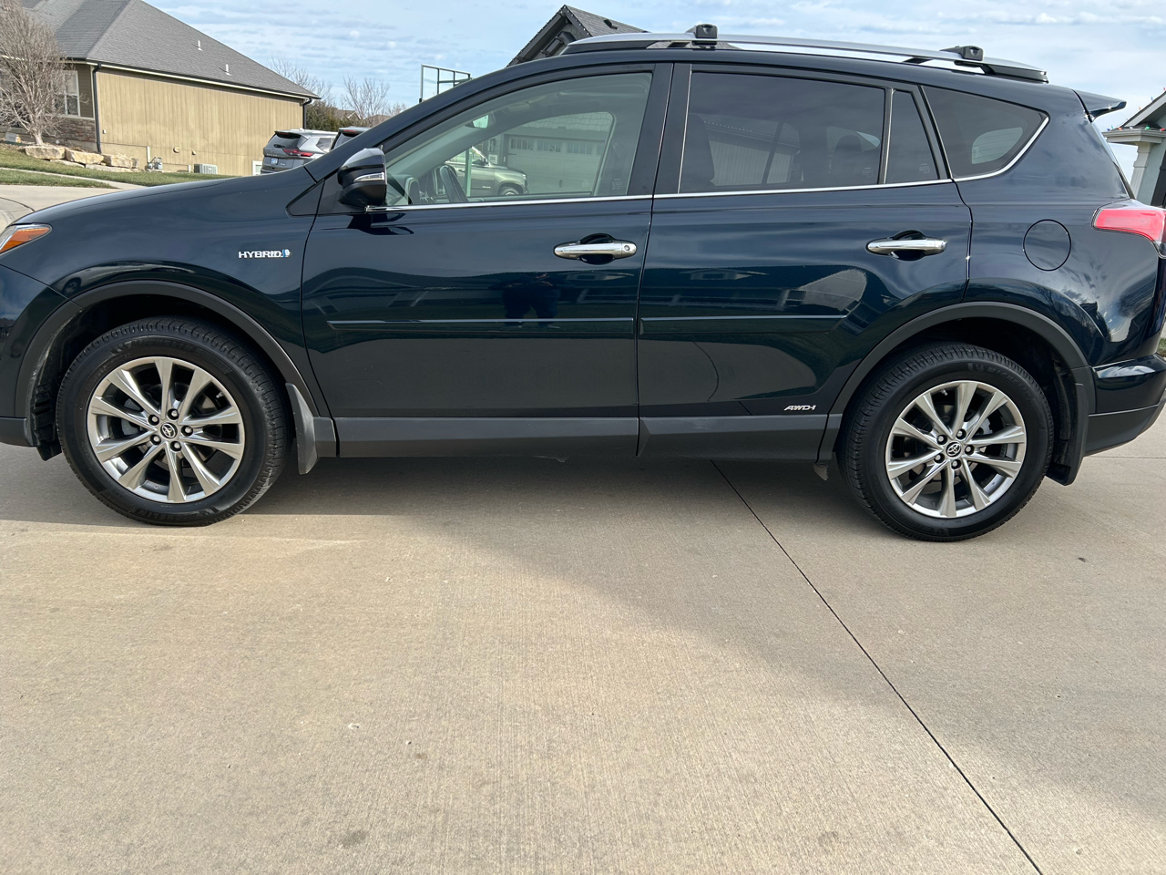 Toyota RAV4 Hybrid Limited 2017