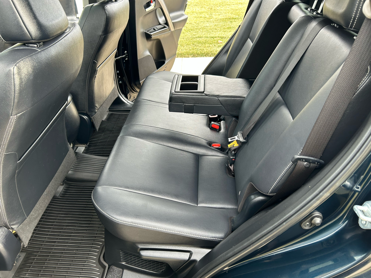 Toyota RAV4 Hybrid Limited 2017