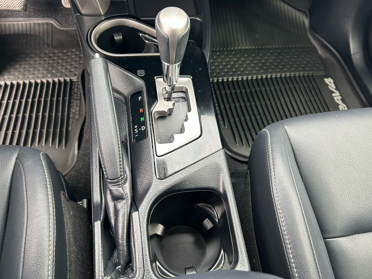 Toyota RAV4 Hybrid Limited 2017