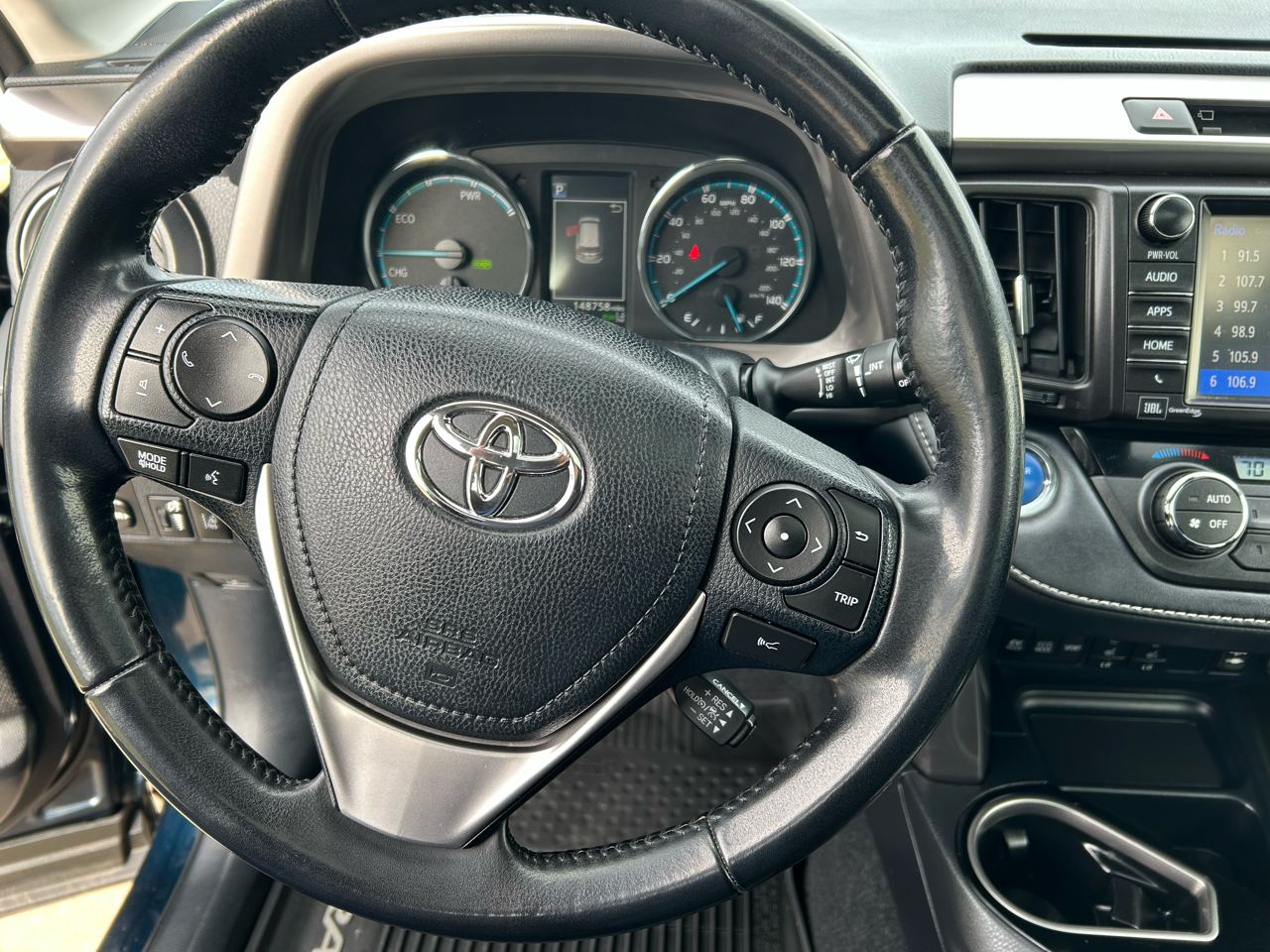 Toyota RAV4 Hybrid Limited 2017