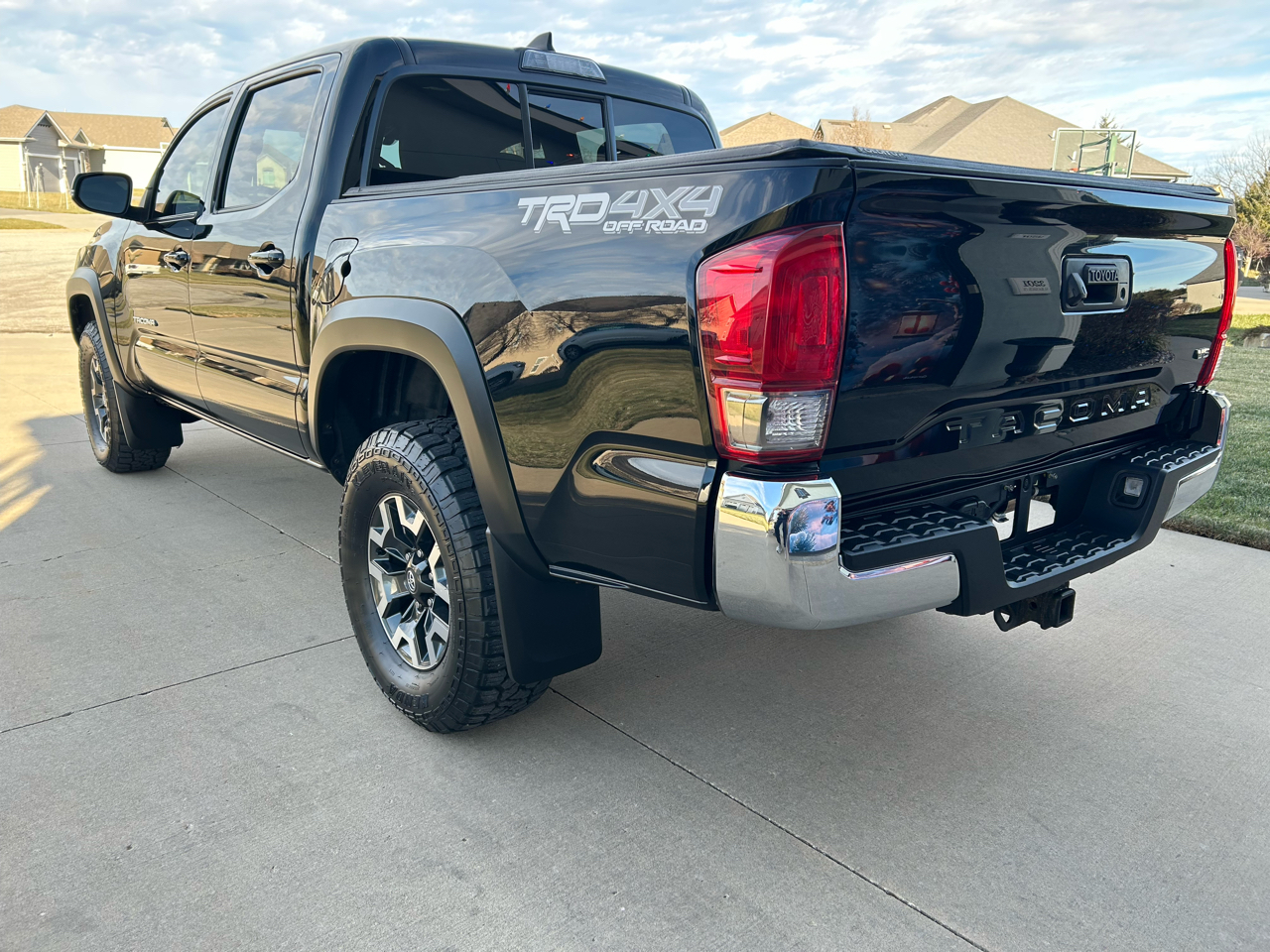 Toyota Tacoma 4WD Double Cab V6 AT TRD Off Road (Natl) 2016