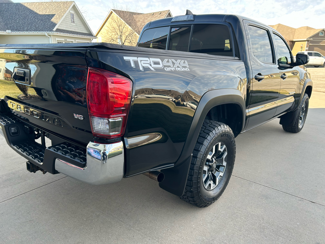 Toyota Tacoma 4WD Double Cab V6 AT TRD Off Road (Natl) 2016