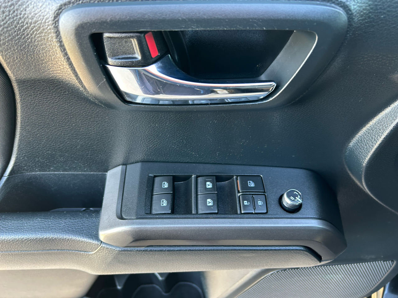 Toyota Tacoma 4WD Double Cab V6 AT TRD Off Road (Natl) 2016