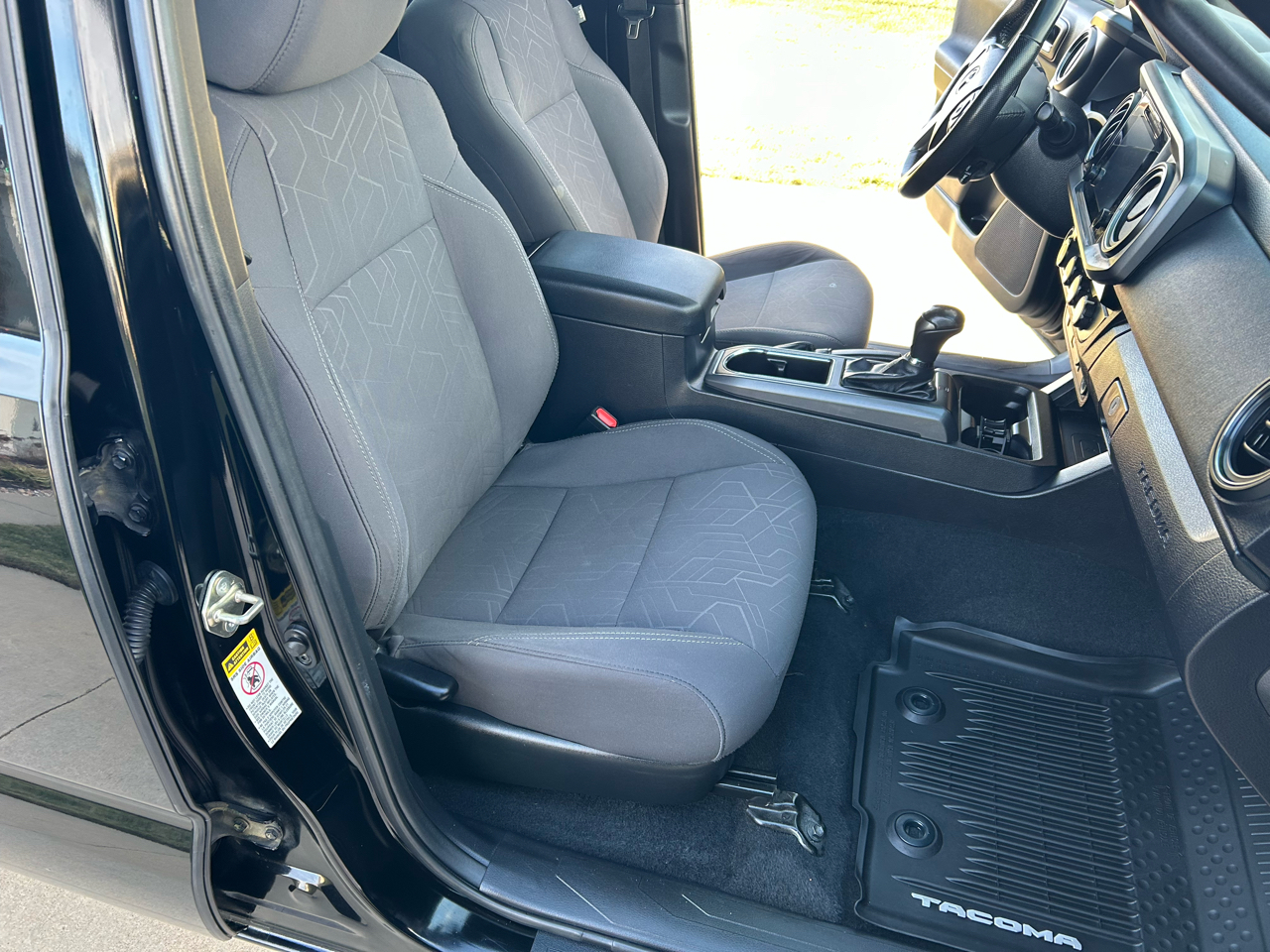 Toyota Tacoma 4WD Double Cab V6 AT TRD Off Road (Natl) 2016