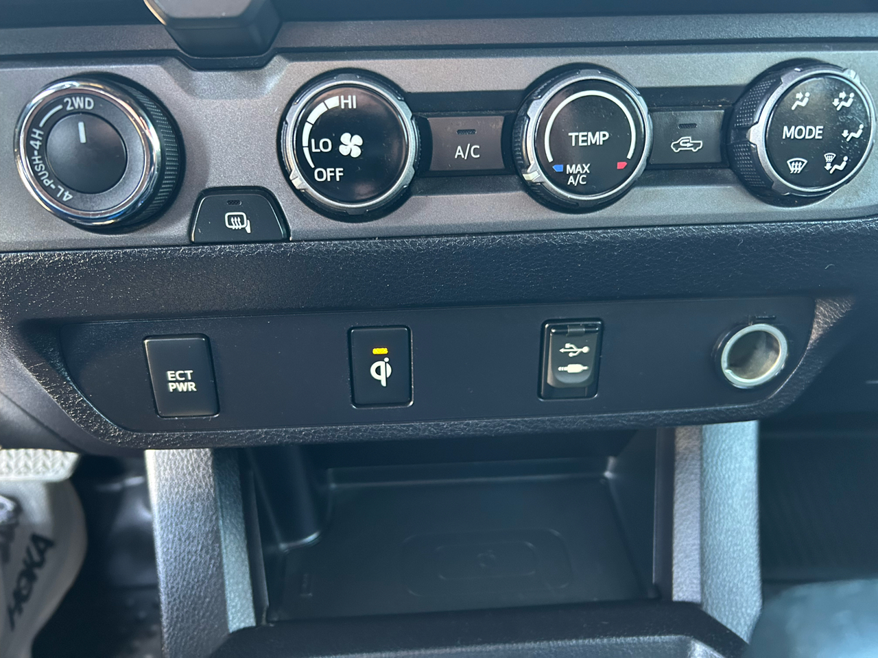 Toyota Tacoma 4WD Double Cab V6 AT TRD Off Road (Natl) 2016