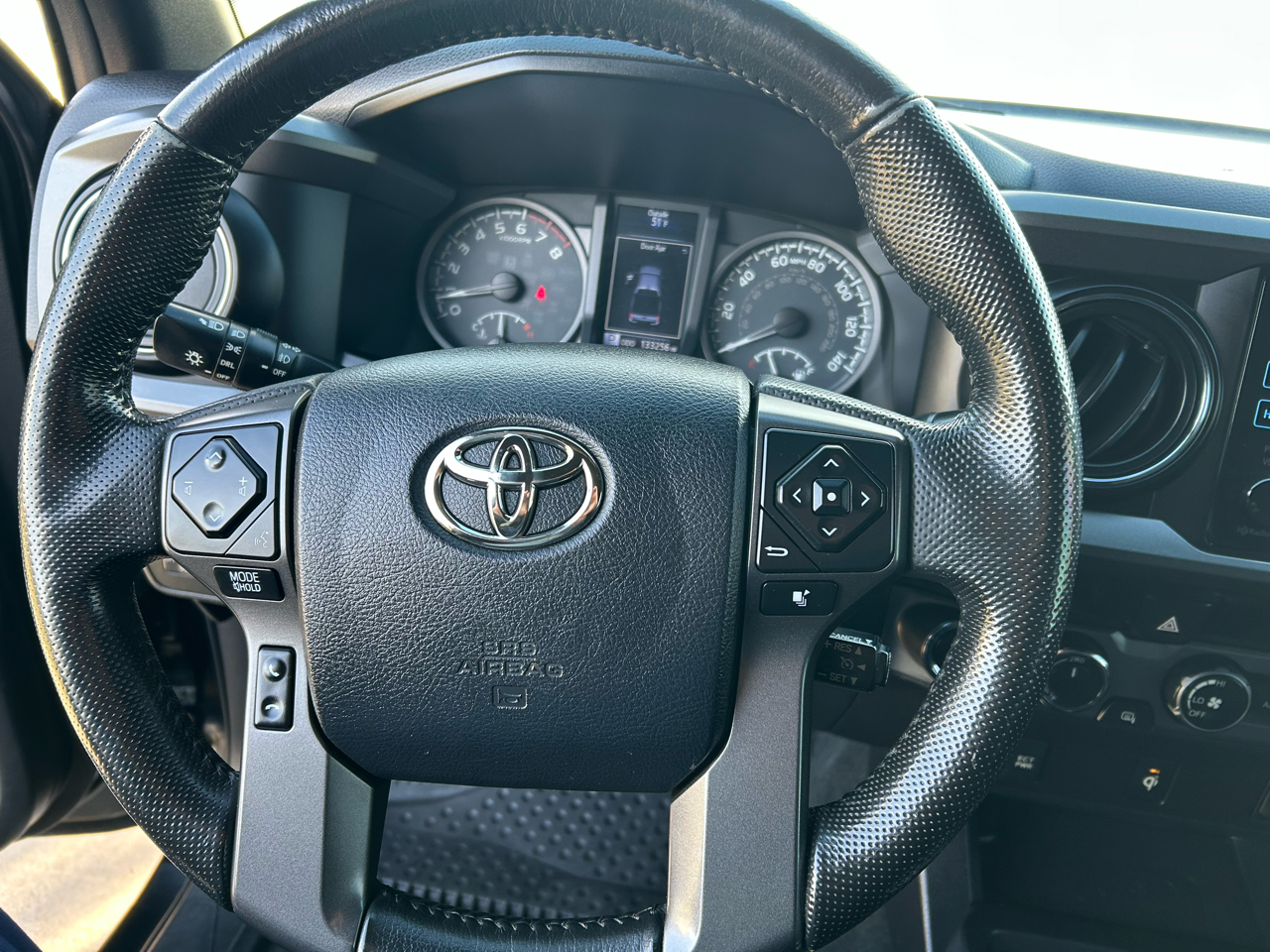 Toyota Tacoma 4WD Double Cab V6 AT TRD Off Road (Natl) 2016