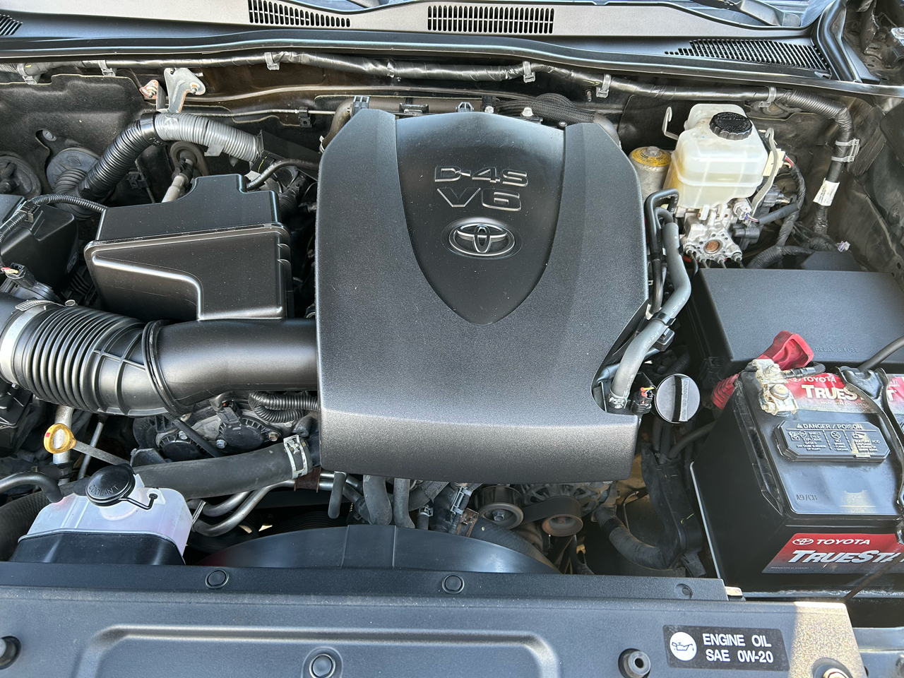 Toyota Tacoma 4WD Double Cab V6 AT TRD Off Road (Natl) 2016