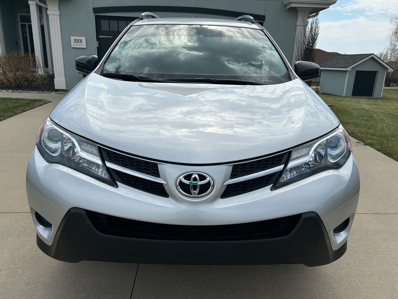 Toyota RAV4 LE FWD 2015