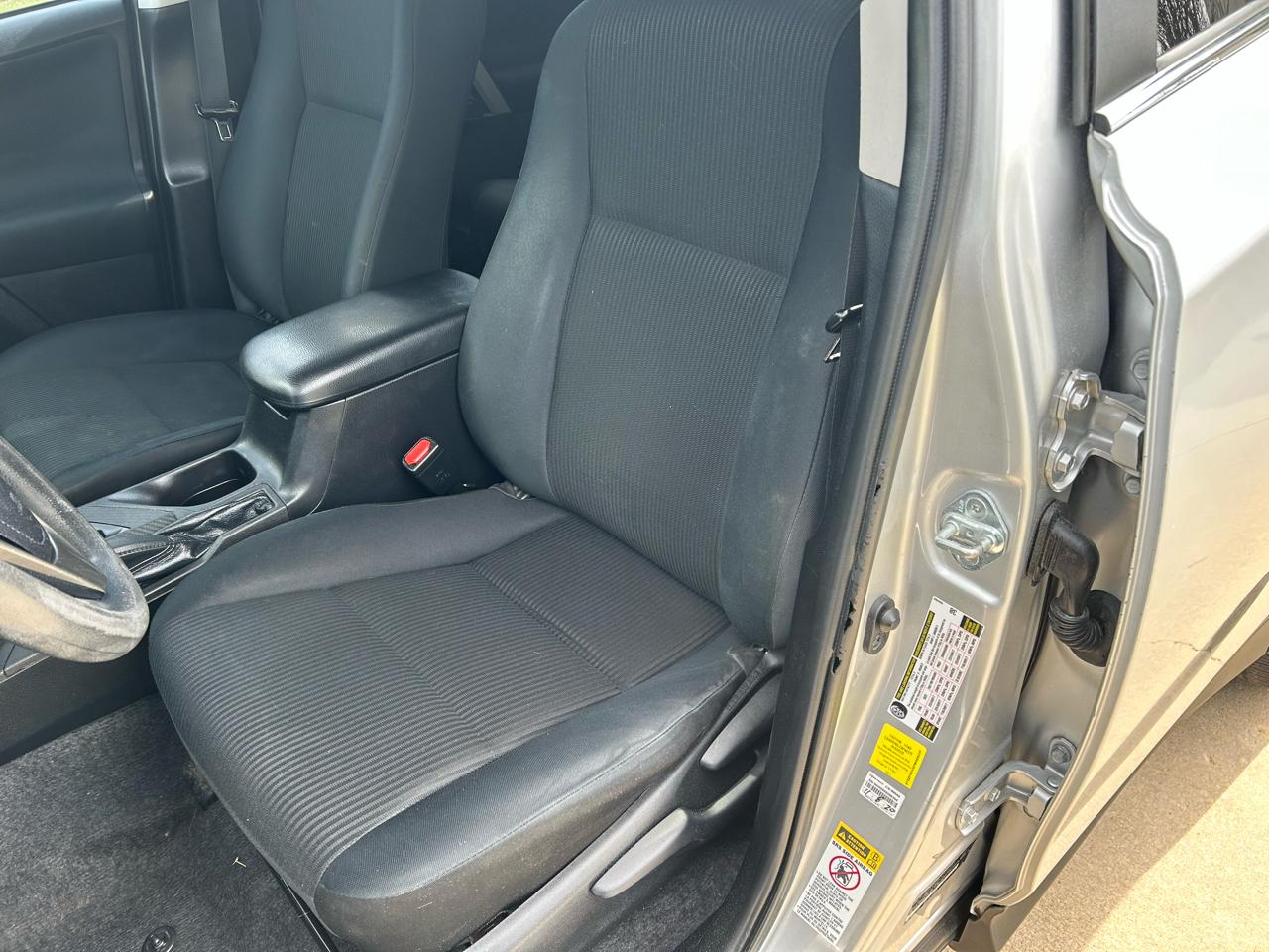 Toyota RAV4 LE FWD 2015