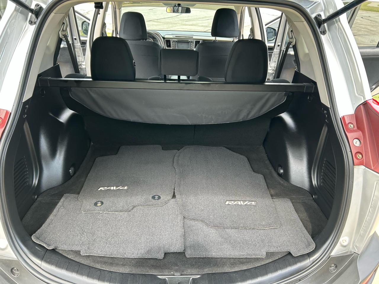 Toyota RAV4 LE FWD 2015