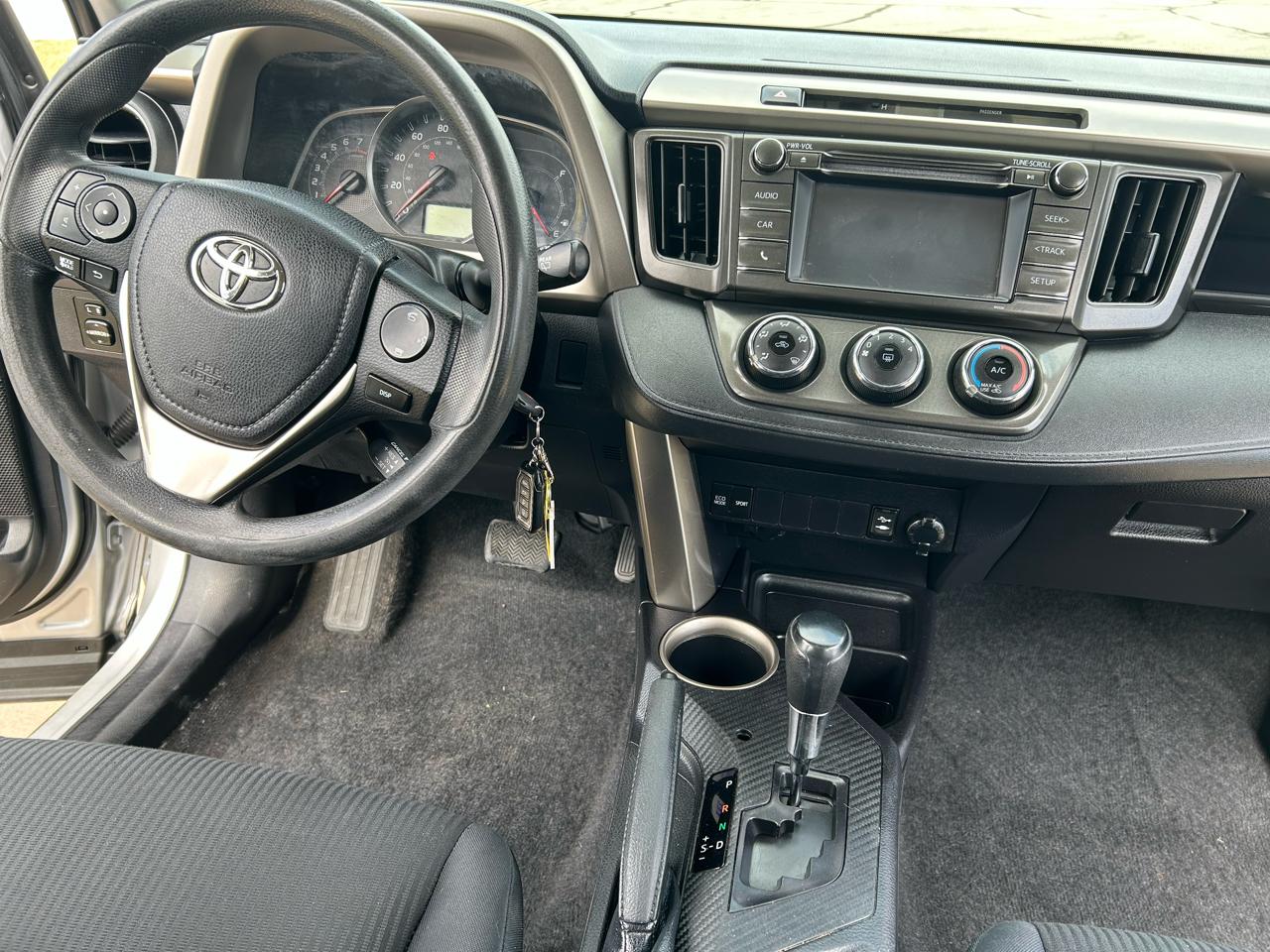 Toyota RAV4 LE FWD 2015