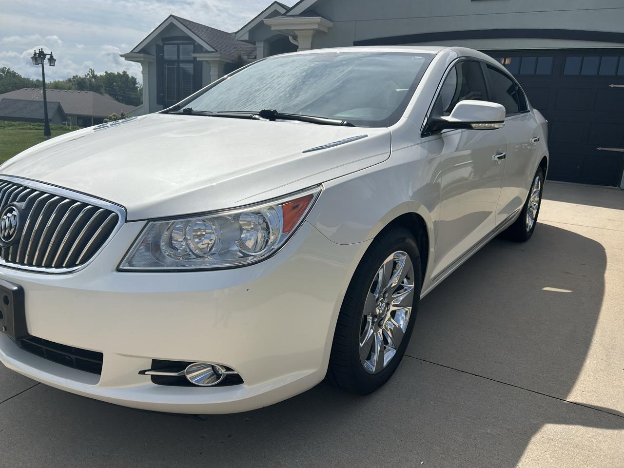 Buick LaCrosse Premium Package 2, w/Leather 2013