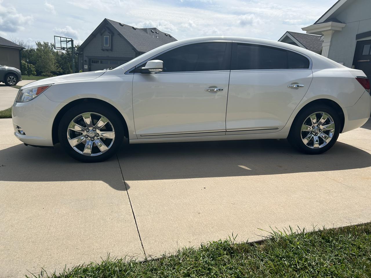 Buick LaCrosse Premium Package 2, w/Leather 2013