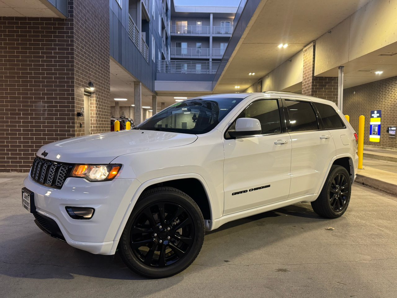 Jeep Grand Cherokee Laredo 4WD 2019 Jeep Grand Cherokee Laredo 4WD 2019