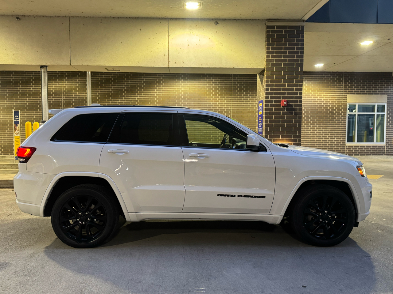 Jeep Grand Cherokee Laredo 4WD 2019 Jeep Grand Cherokee Laredo 4WD 2019