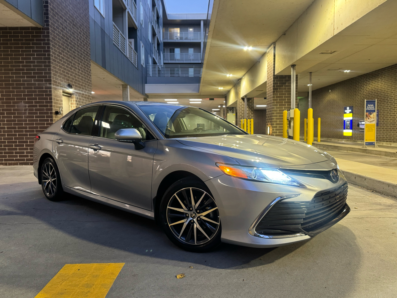 2024 Toyota Camry Hybrid XLE
