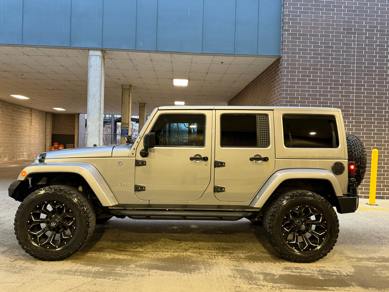 Jeep Wrangler Unlimited Sahara 4WD 2017