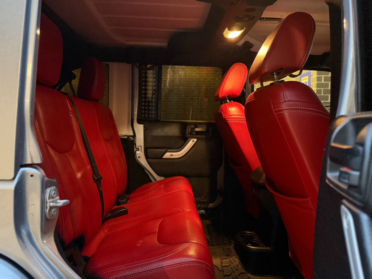 Jeep Wrangler Unlimited Sahara 4WD 2017