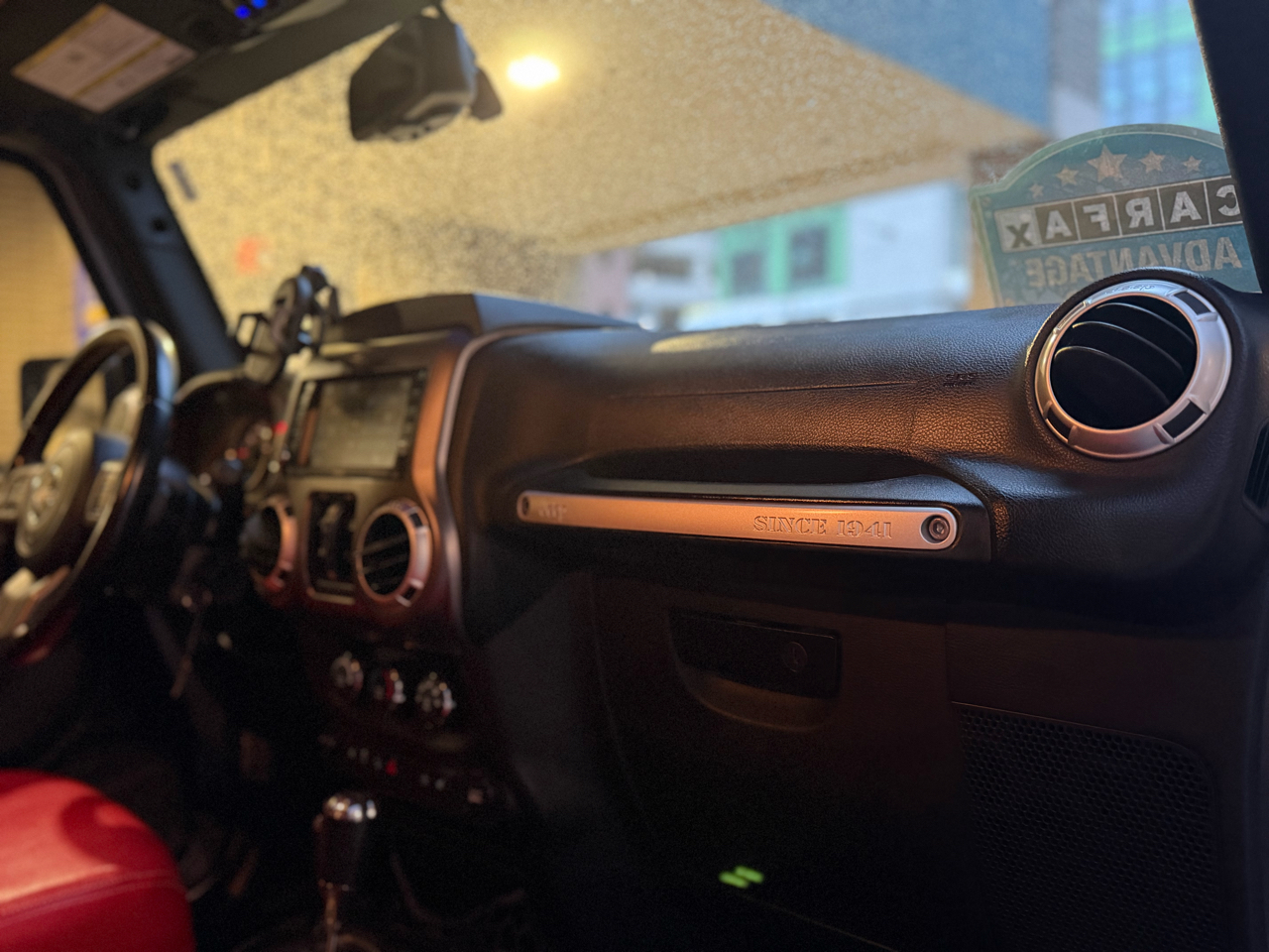 Jeep Wrangler Unlimited Sahara 4WD 2017