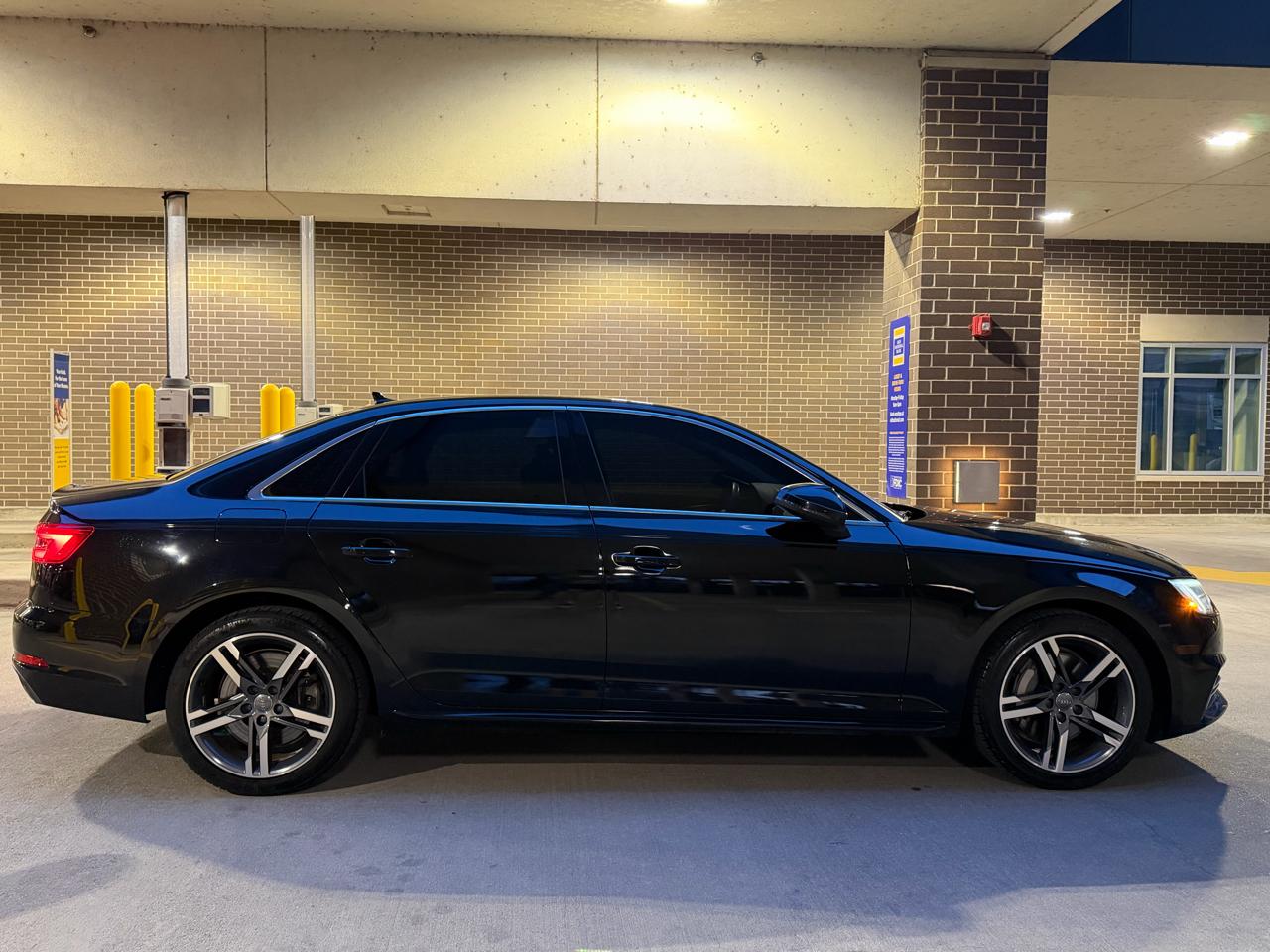 Audi A4 2.0T Premium Plus quattro Sedan 2017