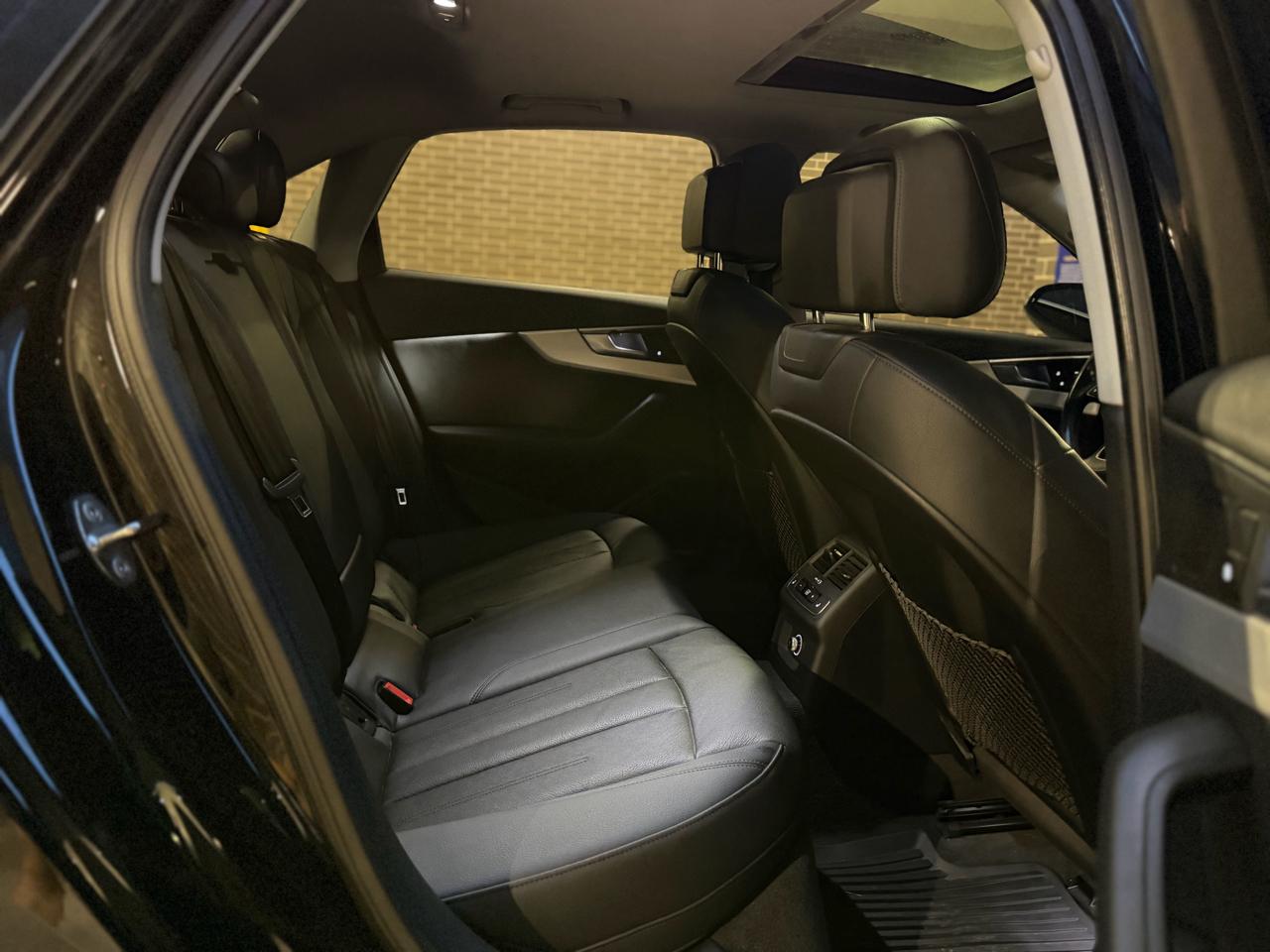 Audi A4 2.0T Premium Plus quattro Sedan 2017