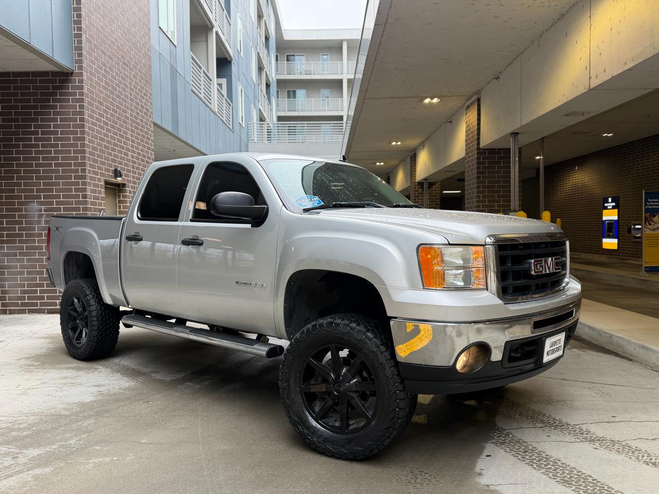 GMC Sierra 1500 SLE Crew Cab 4WD 2011