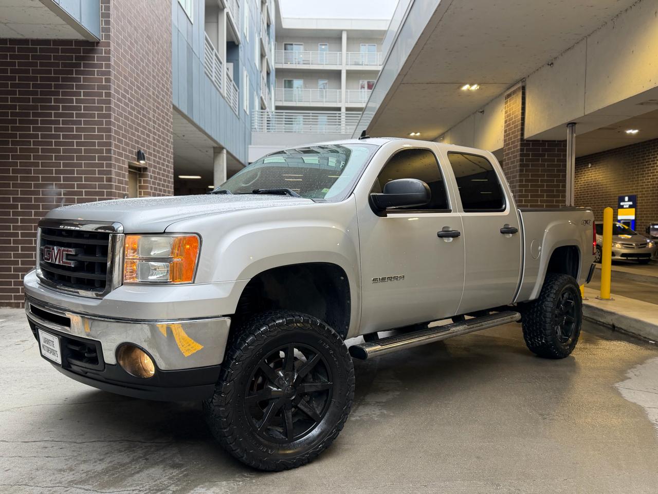 GMC Sierra 1500 SLE Crew Cab 4WD 2011