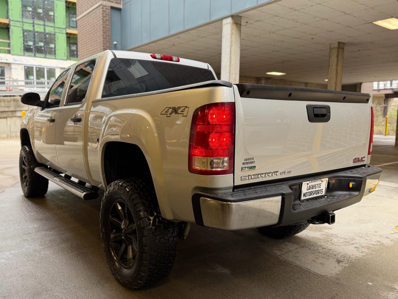 GMC Sierra 1500 SLE Crew Cab 4WD 2011