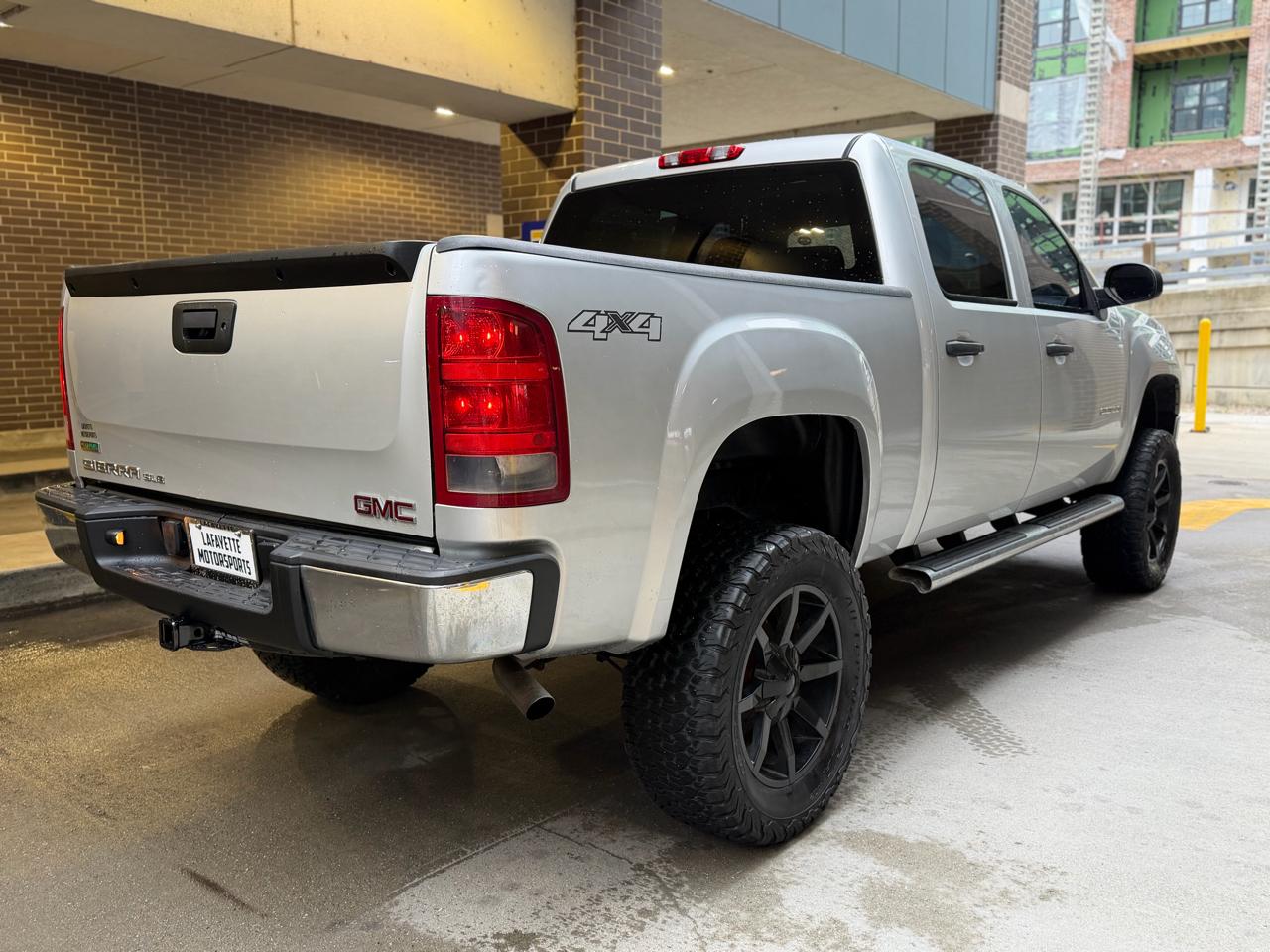 GMC Sierra 1500 SLE Crew Cab 4WD 2011