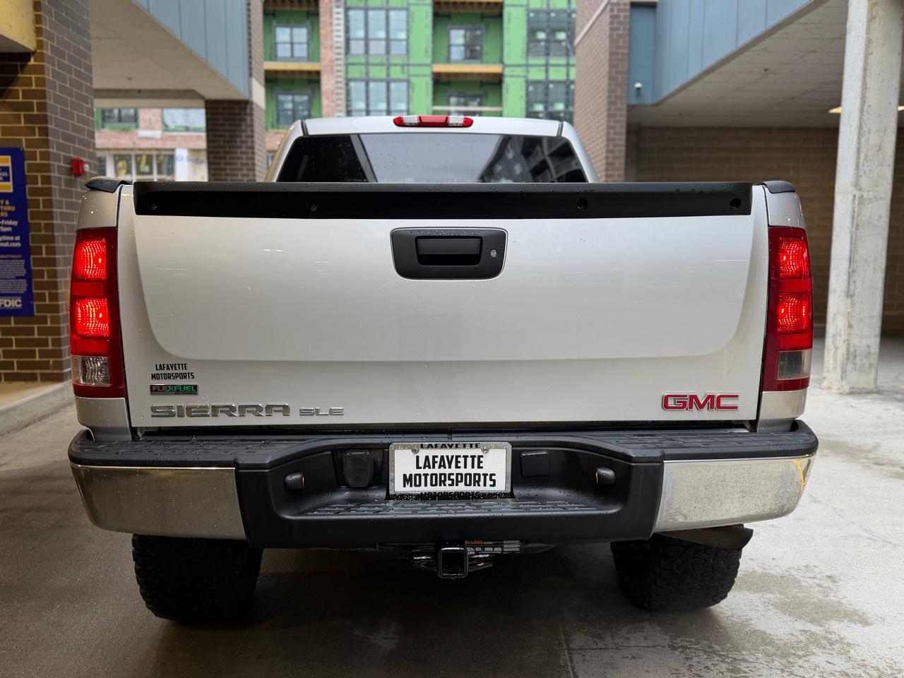 GMC Sierra 1500 SLE Crew Cab 4WD 2011