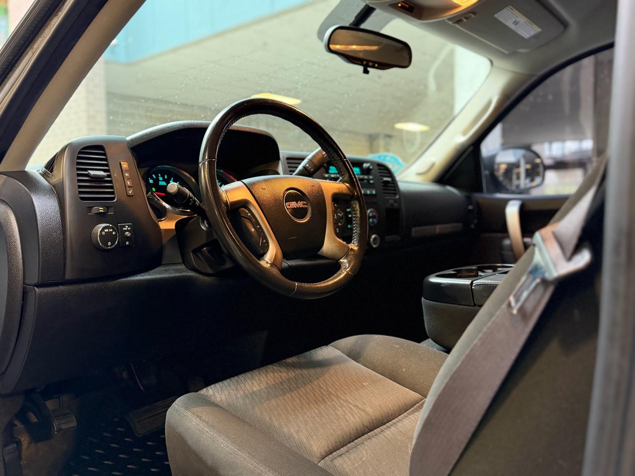 GMC Sierra 1500 SLE Crew Cab 4WD 2011