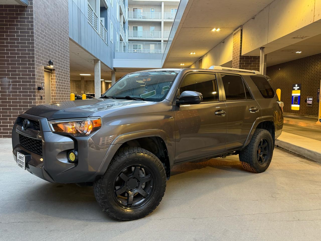 Toyota 4Runner SR5 4WD 2015