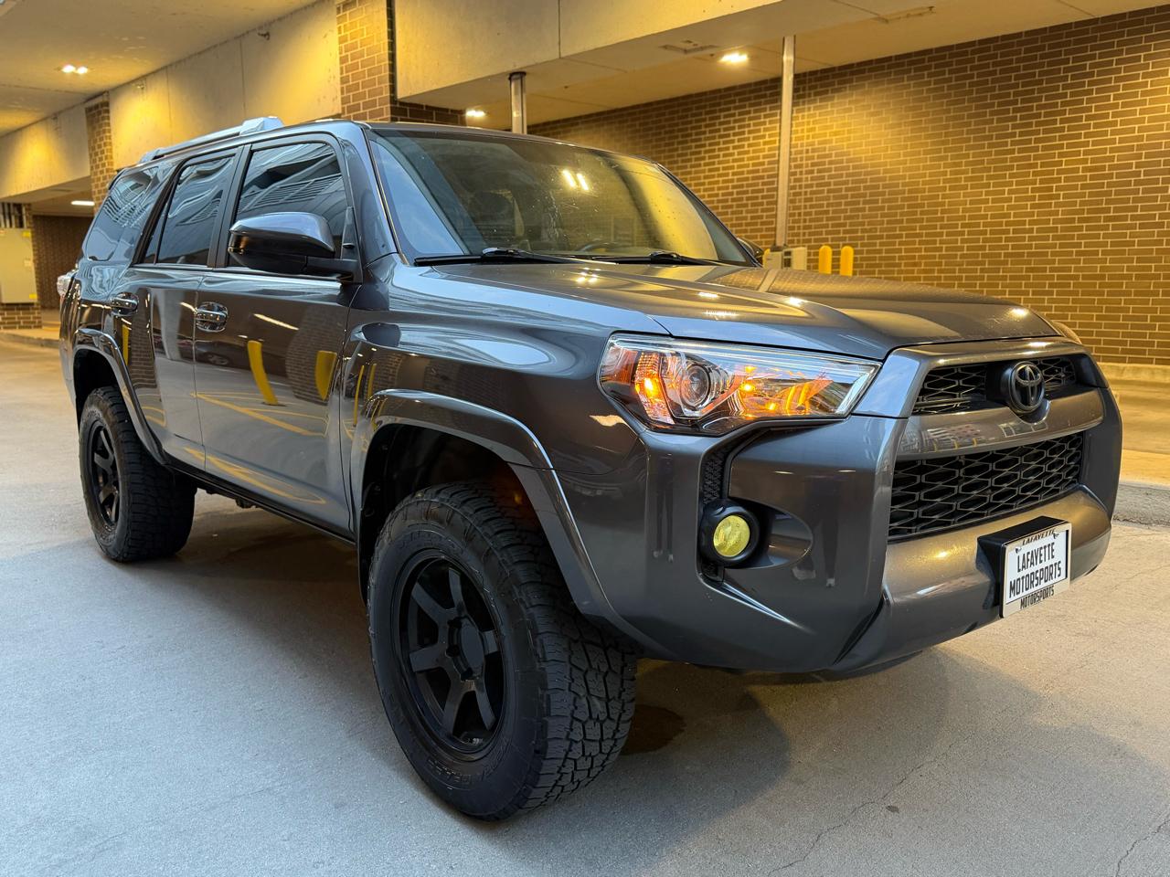 Toyota 4Runner SR5 4WD 2015