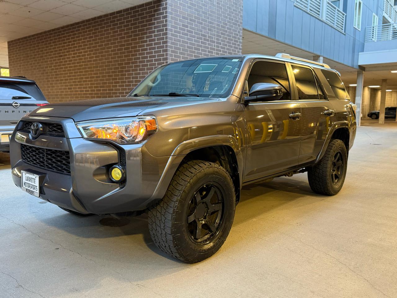 Toyota 4Runner SR5 4WD 2015