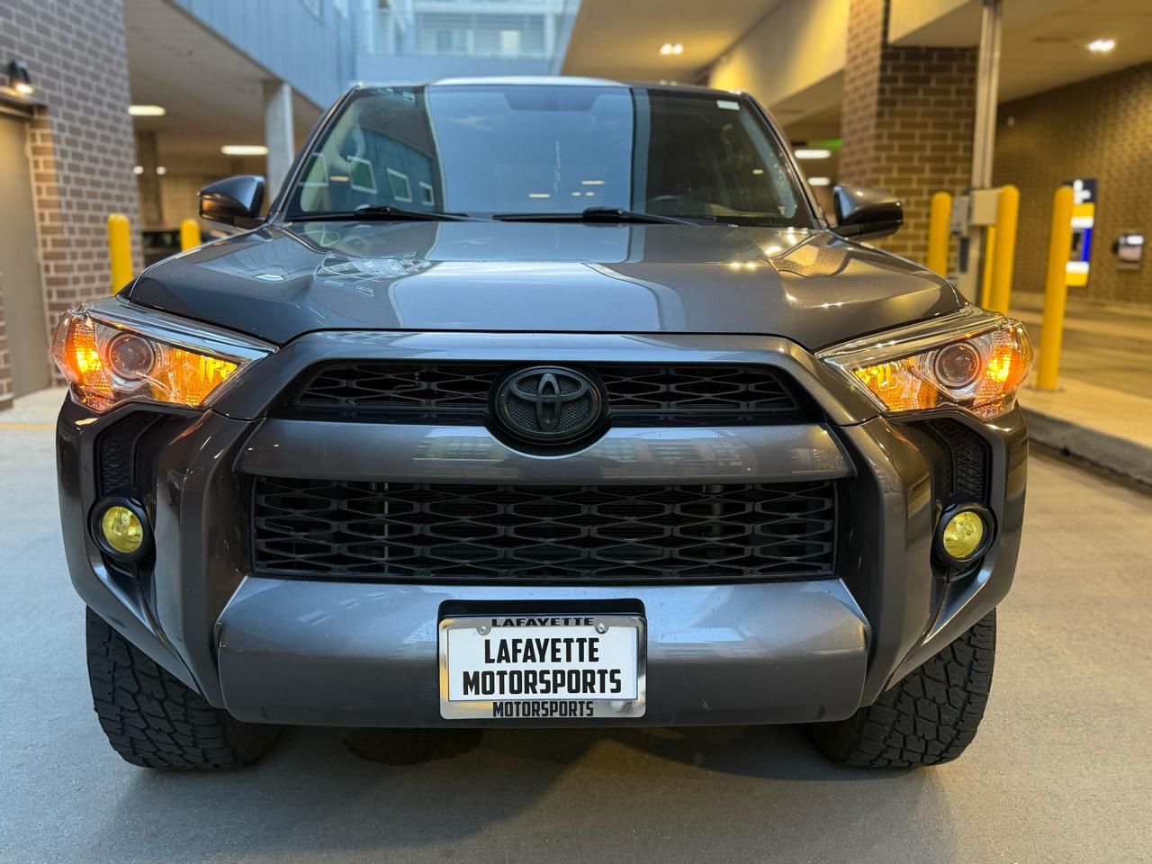 Toyota 4Runner SR5 4WD 2015