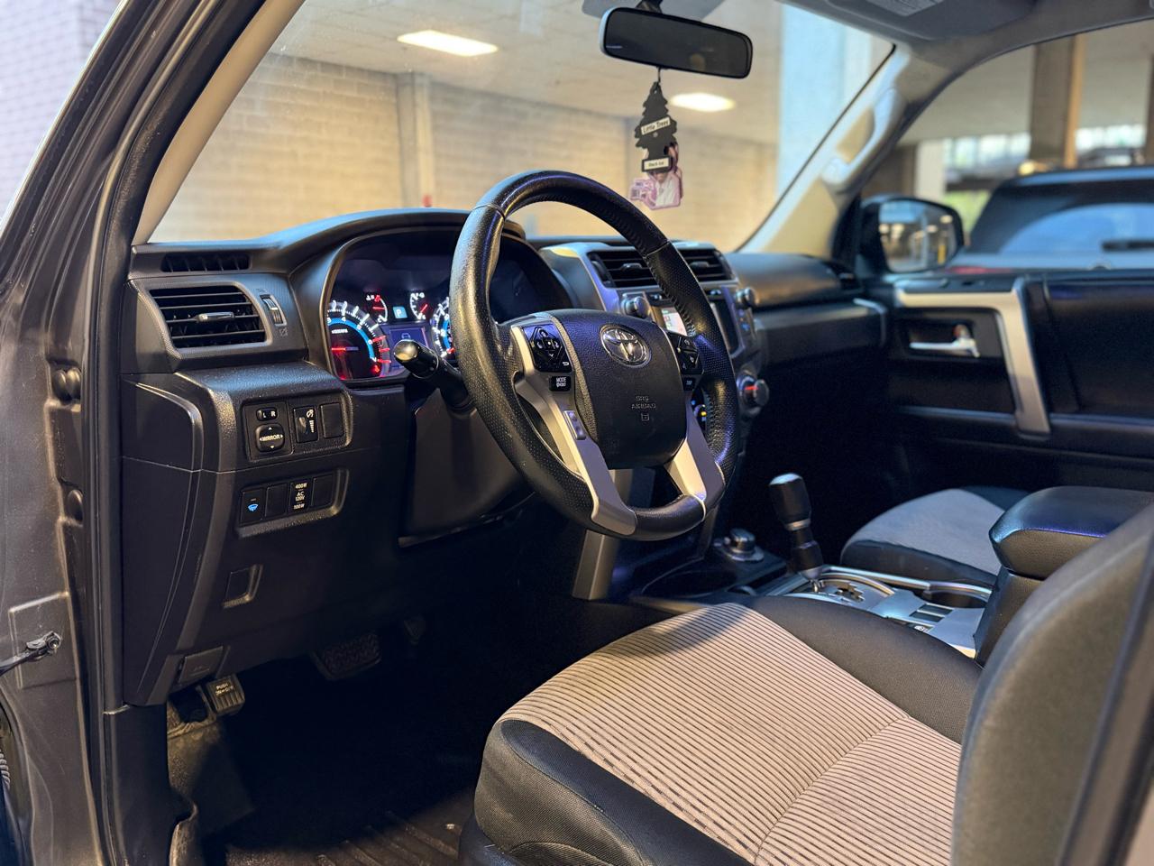 Toyota 4Runner SR5 4WD 2015