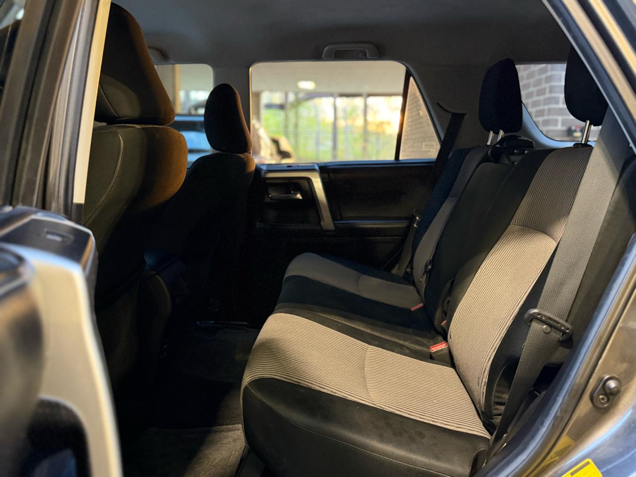 Toyota 4Runner SR5 4WD 2015